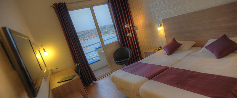 Hotel Bay
